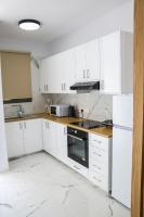 Kuchyň nebo kuchyňský kout v ubytování Sea Side Appartment in Kato Paphos