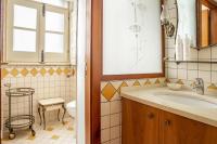 A bathroom at Duplex sul porto grande by Wonderful Italy