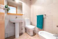 Kúpeľňa v ubytovaní Apartamento 303 junto a la playa piscina y parking
