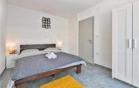 Posteľ alebo postele v izbe v ubytovaní Nice Home In Varazdin Breg With Sauna