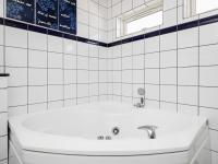 Koupelna v ubytování 10 person holiday home in Rødvig Stevns-By Traum