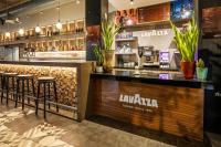 Lounge nebo bar v ubytování Holiday Inn Hotel Brussels Airport by IHG