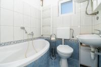 Kúpeľňa v ubytovaní Apartments Anita Tribunj