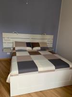 Posteľ alebo postele v izbe v ubytovaní Terre d’Aci Apartments casa Peppe