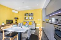 Kuchyňa alebo kuchynka v ubytovaní Precioso Ático de diseño, gran Terraza de 35 m2 y de 16 m2 y Garaje en pleno Centro