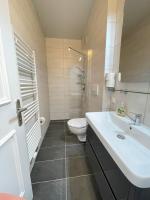 A bathroom at Kaiser-Franz