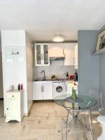 A cozinha ou cozinha compacta de Lovely Appartment Cannes Marina