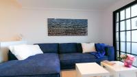 Posezení v ubytování VACAY Apartamento Aqua, Punta Roma, Frente al mar y piscina, en Costa Brava, L'Escala!