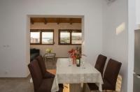 Půdorys ubytování Villa Nives holiday apartment rentals