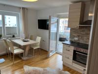 A kitchen or kitchenette at Citybergblick2