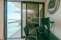 Luxury Ocean View 1203にあるシーティングエリア
