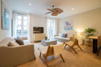 Televízia a/alebo spoločenská miestnosť v ubytovaní Apartamento Deluxe Bella Easo by Cisan Rentals