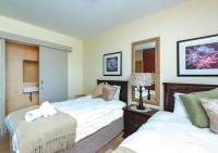 Luxury Ocean View 1203にあるベッド