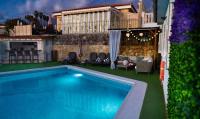 Bazén v ubytování Lovely 4-Bed Villa with ocean views in Sueno Azul nebo v jeho okolí