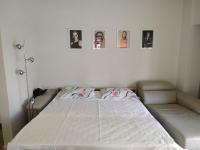 Posteľ alebo postele v izbe v ubytovaní Fully renovated, family-friendly apartment, next to a huge green park, in Athens center