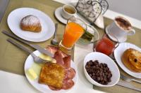 Jedlo v ubytovaní bed & breakfast alebo blízkom okolí