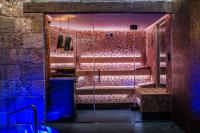 Postel nebo postele na pokoji v ubytování RESORT KOVÁRNA - Frýdštejn - stylové ubytování, luxusní wellness, zážitková restaurace