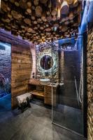 Koupelna v ubytování RESORT KOVÁRNA - Frýdštejn - stylové ubytování, luxusní wellness, zážitková restaurace