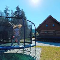 Bazén v ubytování Apartmány u vlčích jam nebo v jeho okolí