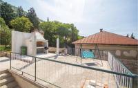 Bazén v ubytovaní Holiday Home Baric Draga Ii alebo v jeho blízkosti