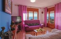 TV a/nebo společenská místnost v ubytování Nice Home In Tossa De Mar With Wifi
