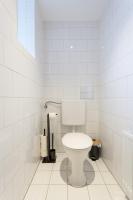 A bathroom at Servus at Naschmarkt