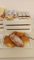 Jedlo v ubytovaní bed & breakfast alebo blízkom okolí