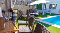 Bazén v ubytování Lovely 4-Bed Villa with ocean views in Sueno Azul nebo v jeho okolí