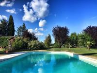 The swimming pool at or close to Appartamento con Piscina e Giardino a Siena