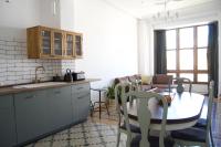 A kitchen or kitchenette at Piso modernista en casco histórico con garaje
