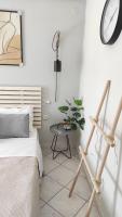Posteľ alebo postele v izbe v ubytovaní Boho Studios Liapades - Near restaurants, bus and beaches