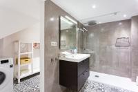 Kúpeľňa v ubytovaní Stay U-nique Apartments Travessera II