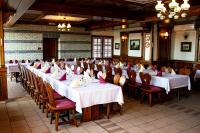 Reštaurácia alebo iné gastronomické zariadenie v ubytovaní Rosengarten Hotel & Restaurant
