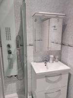 Kúpeľňa v ubytovaní Sunset View Apartment - Cozy Apartment with Stunning Panoramic View