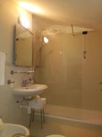 A bathroom at Hotel Valentino Centro Storico