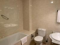 Koupelna v ubytování RAQUEL'S - Habitacions i Apartaments turístics -