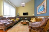 TV a/nebo společenská místnost v ubytování Las Mansiones de Constitución ApartamentosMalagaManagement