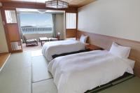 Where to Stay in Kushiro and Lake Akan 2026: 16 Station-Front Business Hotels and Akan Onsen Inns, and How to Choose Between Two Areas 70 km Apart