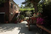 Ogród w obiekcie Villa Mirella Beach