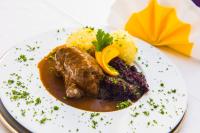 Jídlo v hotelu nebo okolí