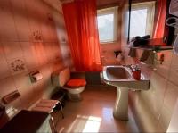 Kuchnia lub aneks kuchenny w obiekcie Nice Seafront Flat - Beach, Port Athens Airport