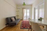 Posedenie v ubytovaní Bright and Spacious 2-bedrooms Apartment in Athens