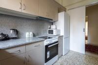 Kuchyňa alebo kuchynka v ubytovaní Bright and Spacious 2-bedrooms Apartment in Athens