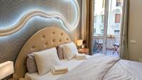 Posteľ alebo postele v izbe v ubytovaní Prime Downtown Budapest Luxury Condo, Private Spa, Home Cinema, Patio