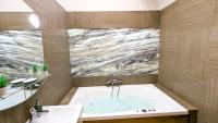 Kúpeľňa v ubytovaní Prime Downtown Budapest Luxury Condo, Private Spa, Home Cinema, Patio