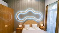 Posteľ alebo postele v izbe v ubytovaní Prime Downtown Budapest Luxury Condo, Private Spa, Home Cinema, Patio