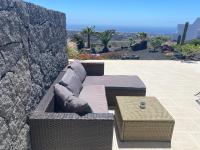 Posedenie v ubytovaní Luxury studio, sea view, pool