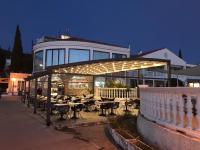 Un restaurant sau alt loc unde se poate mânca la Hotel Millenium deluxe