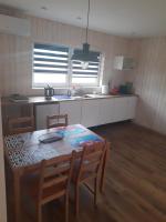 Kuchnia lub aneks kuchenny w obiekcie Lazurowe Apartamenty