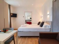 Superior Beach Aparthotelにあるベッド